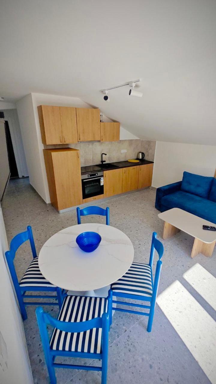 Apartment Bijela Buitenkant foto