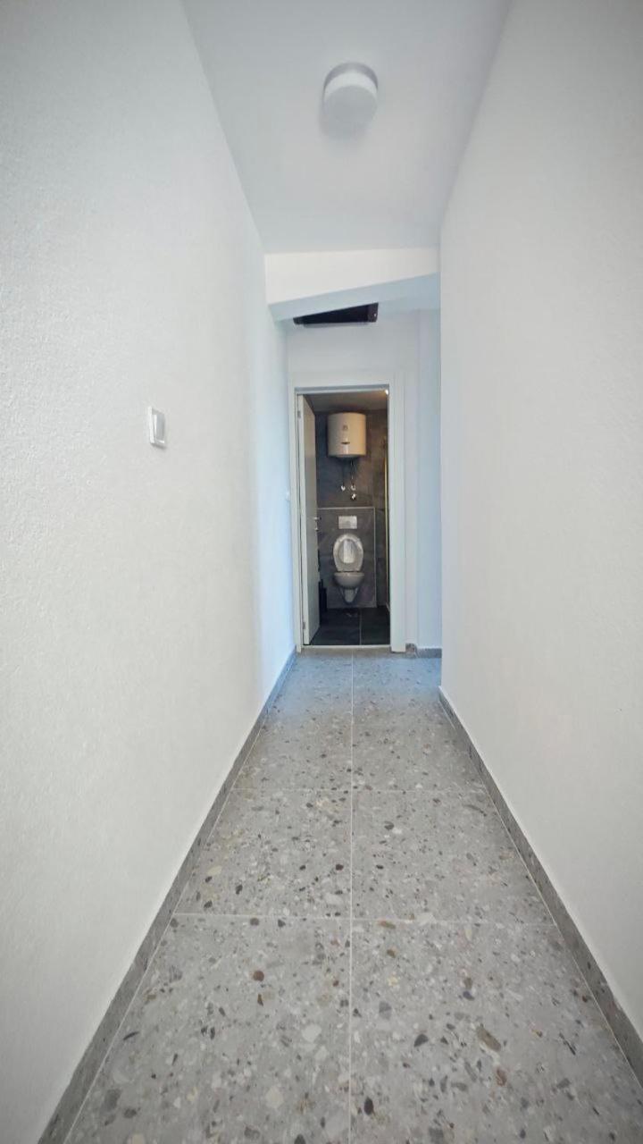 Apartment Bijela Buitenkant foto