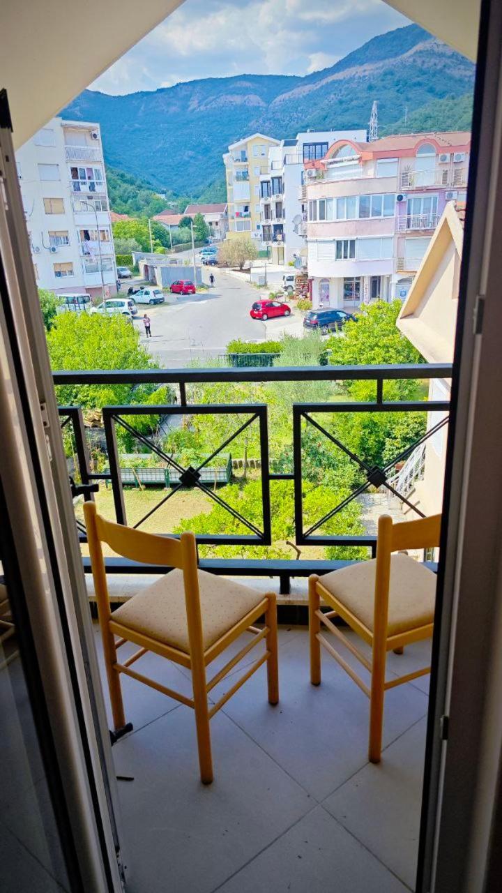 Apartment Bijela Buitenkant foto