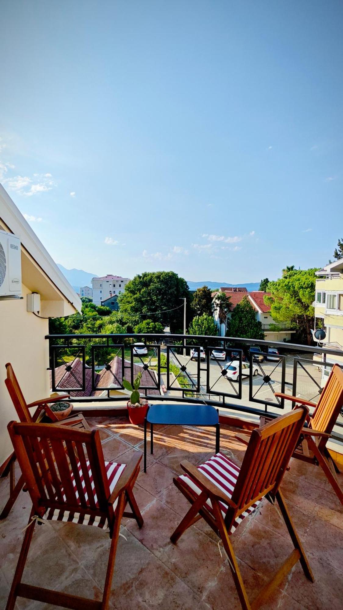 Apartment Bijela Buitenkant foto